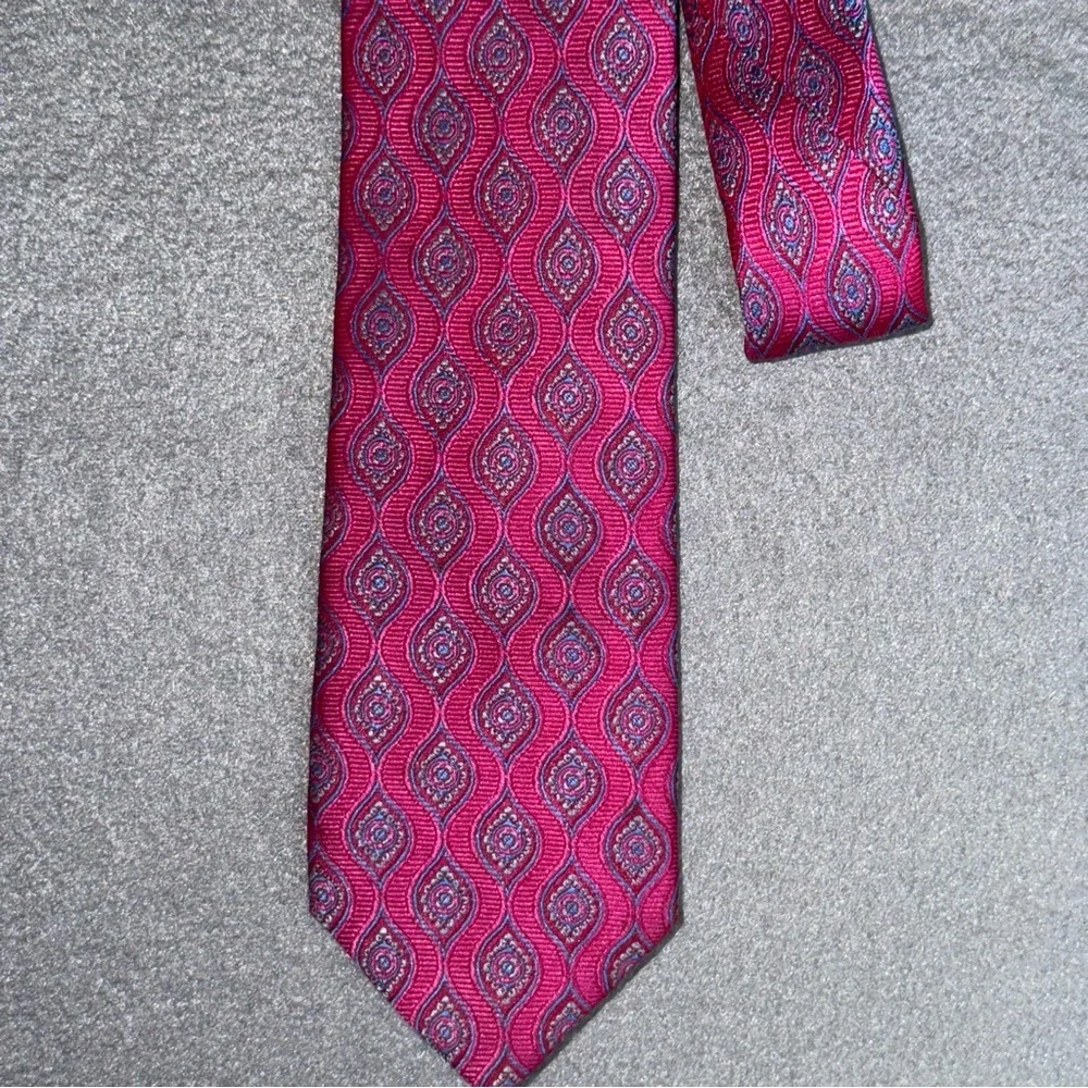 Egara 100% Silk Vibrant Pink Patterned‎ Men's Tie